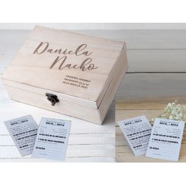 Conjunto de caja madera personalizada con 25 tarjetas impresas "Novi@s"