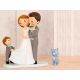 Figura novios tarta con niño llevando la cola de novia y mascota "Gato"